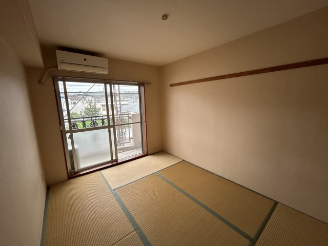 石上マンションB館の和室