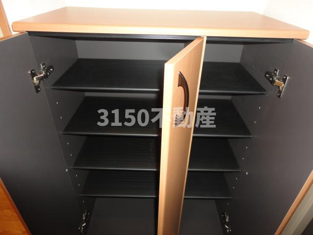 ピアレス・Ｔの収納|下駄箱（下部）
