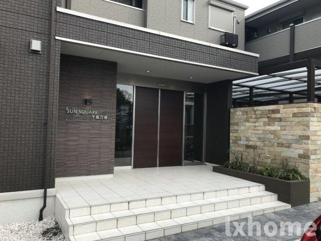 サンスクエア千里万博　Ｂ棟のエントランス