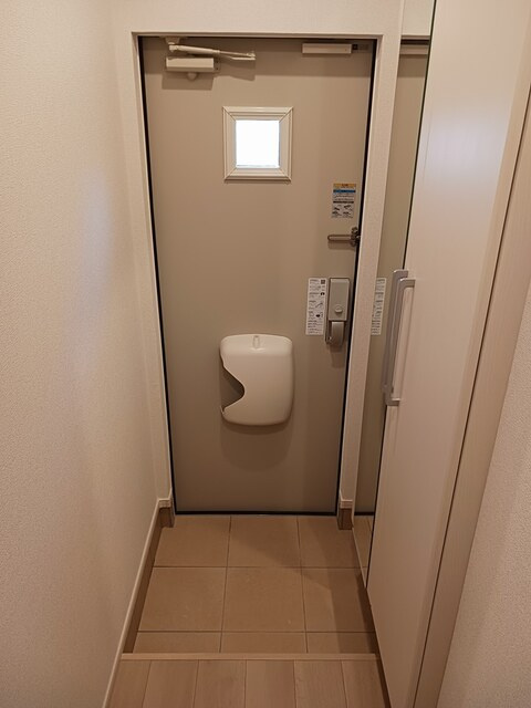 サニースポットの玄関