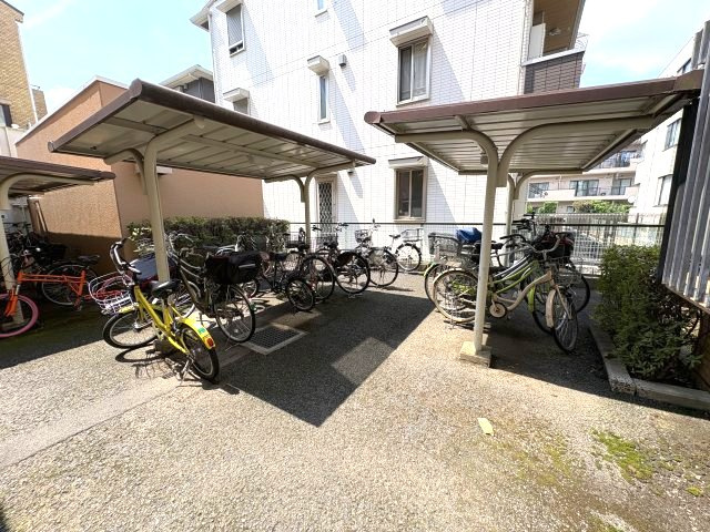 ライオンズマンション戸田の駐輪場