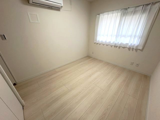 ライオンズマンション戸田の洋室