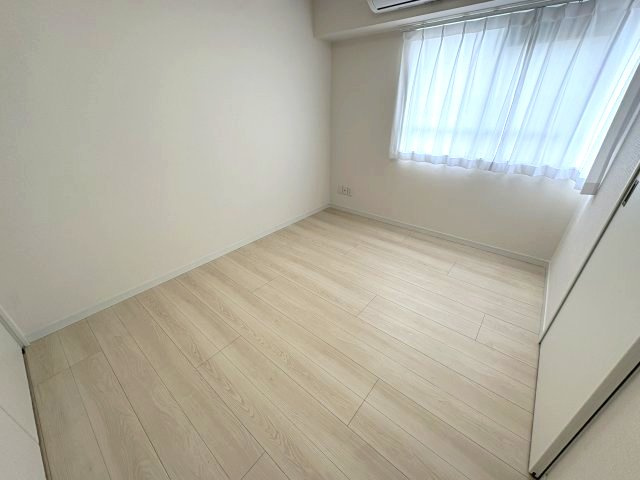 ライオンズマンション戸田の洋室