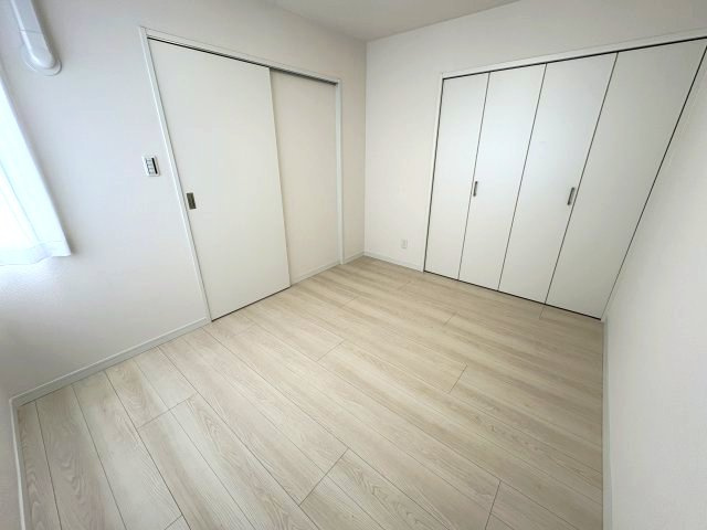ライオンズマンション戸田の洋室