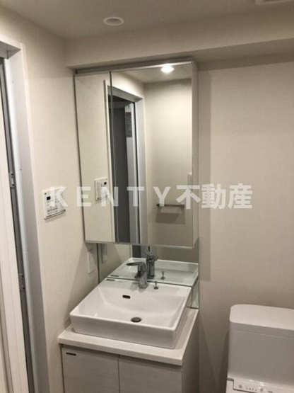 【洗面所】 | ドムス・スタイル武蔵小山 | 広い洗面スペース