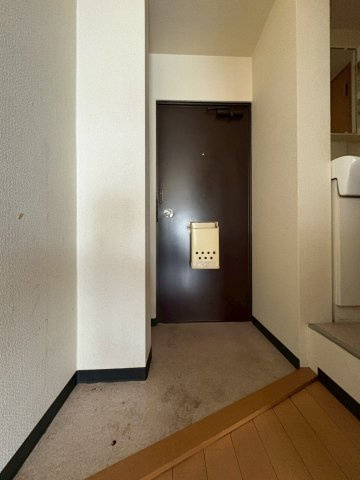 メゾン別府の玄関