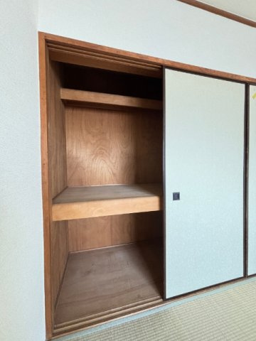 ミツウロコ王子第二マンションの収納|74372287_7.jpg