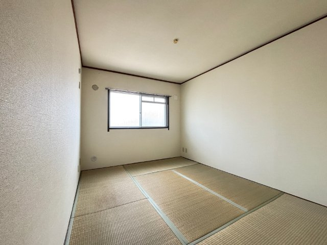 ミツウロコ王子第二マンションの和室|74372287_10.jpg