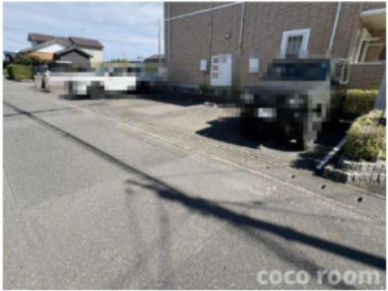 ハイツパークサイド・Ｖの駐車場