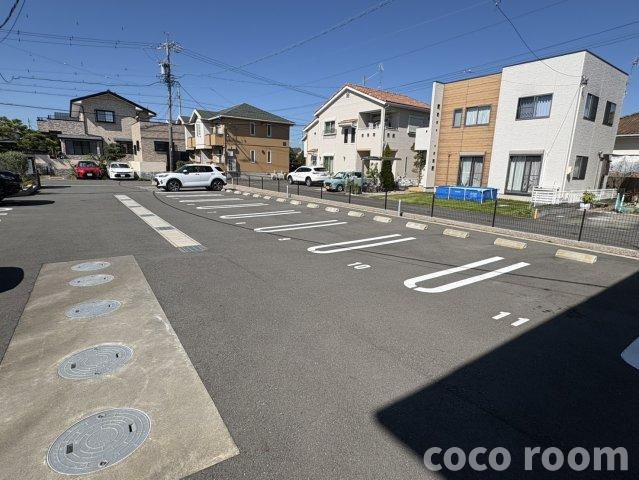 セレーノ・梨花の駐車場
