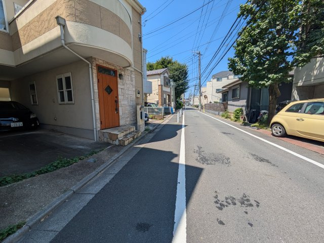 練馬区谷原１丁目　中古一戸建　西武池袋線　練馬高野台の前面道路含む現地写真|前面公道６ｍ