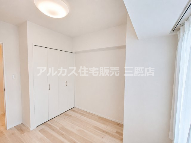 【内覧動画公開中！】ルネファンタグラーレ府中是政の洋室| 衣類をまとめてすっきりと収納できる、クローゼット付きの洋室。