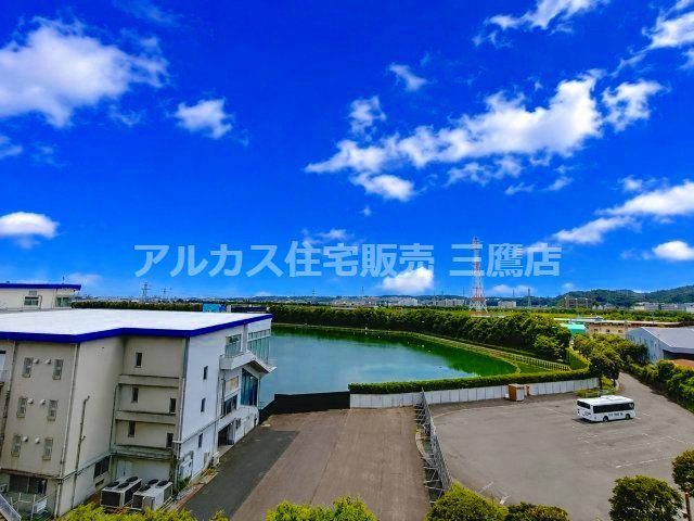 【内覧動画公開中！】ルネファンタグラーレ府中是政の展望|豊かな水辺と緑が広がり、遠くまで見渡せる視界の良い景色。
