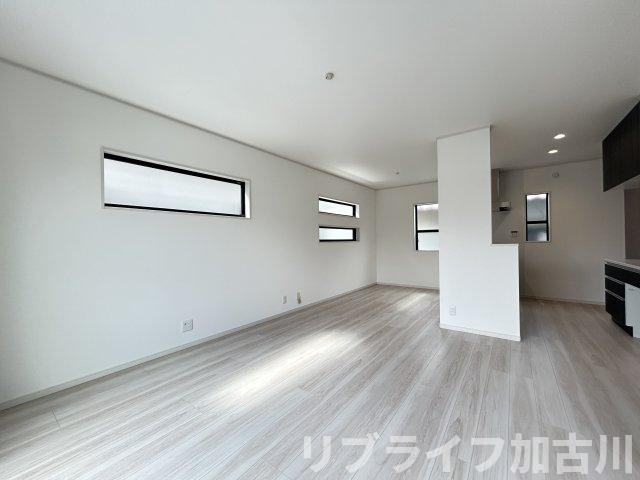 西二見戸建ての居間・リビング