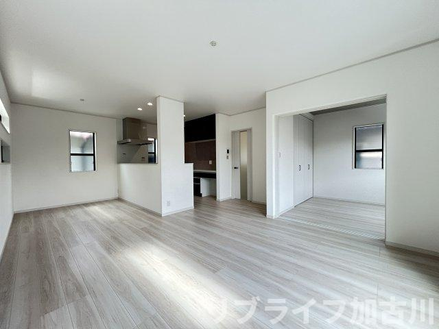 西二見戸建ての居間・リビング