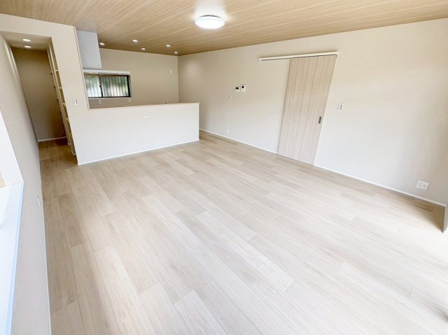 中古住宅　西深瀬の居間・リビング