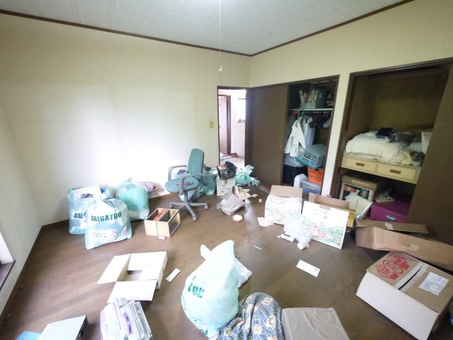 茂原市本納　中古戸建の洋室|平成8年5月築　４LDK　駐車1台　残置物撤去中 本納小学校徒歩約13分 2階にもトイレ 閑静な立地
