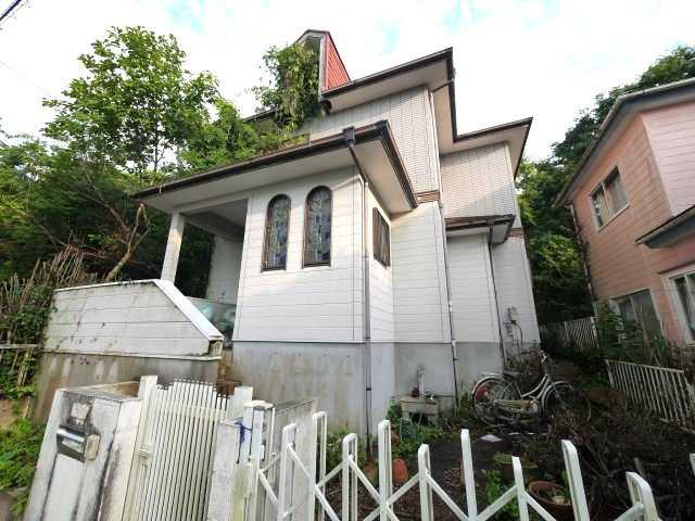 茂原市本納　中古戸建の外観|平成8年5月築　４LDK　駐車1台　残置物撤去中 本納小学校徒歩約13分 2階にもトイレ 閑静な立地
