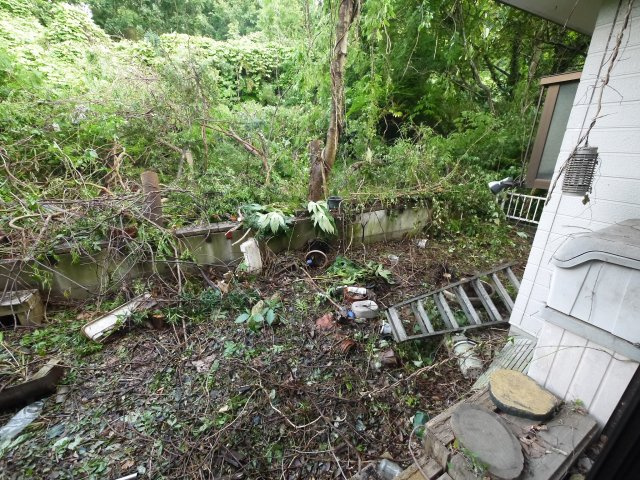 茂原市本納　中古戸建の庭|平成8年5月築　４LDK　駐車1台　残置物撤去中 本納小学校徒歩約13分 2階にもトイレ 閑静な立地