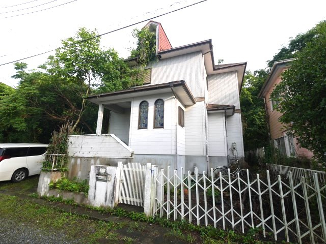 茂原市本納　中古戸建の駐車場|平成8年5月築　４LDK　駐車1台　残置物撤去中 本納小学校徒歩約13分 2階にもトイレ 閑静な立地