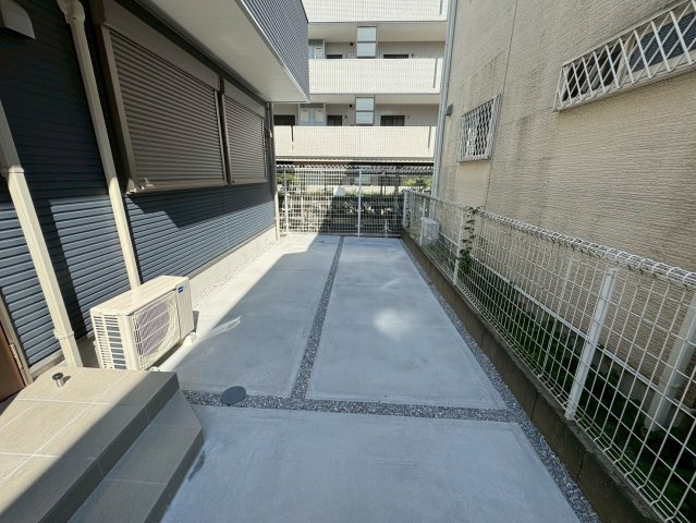サンライズ登戸Ⅲの駐車場