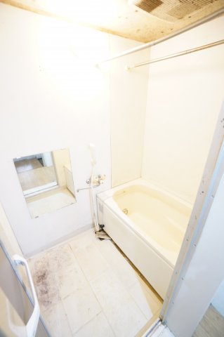 【浴室】 | カーサみつわ台A | ※同物件・反転タイプの写真です。