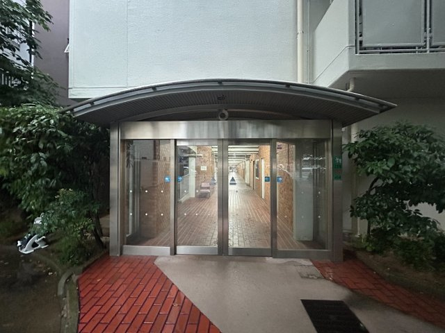 【成約済】ネオコーポラス島ノ内A棟のエントランス|マンションエントランス（外）です。