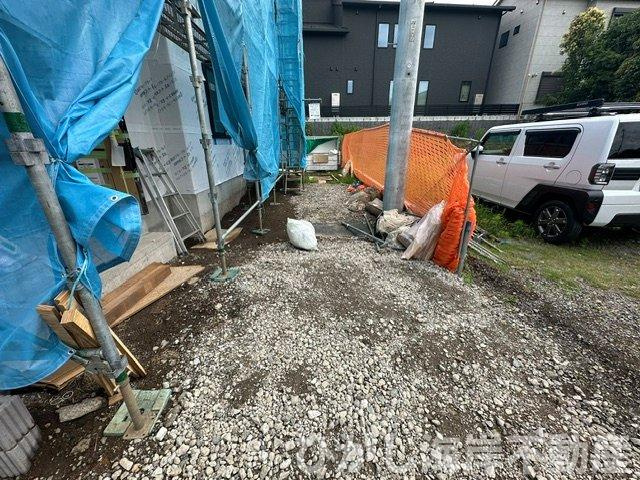 茅ケ崎市香川４丁目　新築戸建　全２棟の駐車場|6月15日撮影　工事中　駐車スペース