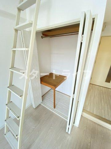大阪市東淀川区東淡路３丁目の賃貸マンションの収納