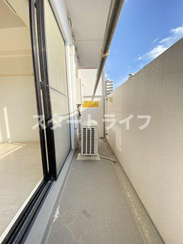 大阪市東淀川区東淡路３丁目の賃貸マンションのバルコニー