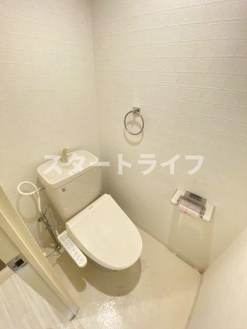 大阪市東淀川区東淡路３丁目の賃貸マンションのトイレ