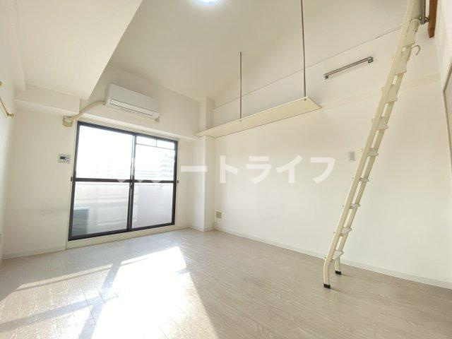 大阪市東淀川区東淡路３丁目の賃貸マンションの居間・リビング