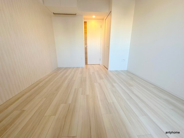 セレニテ本町東リアン　仲介手数料無料の居間・リビング