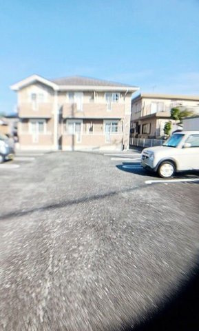 グラティテュードの駐車場