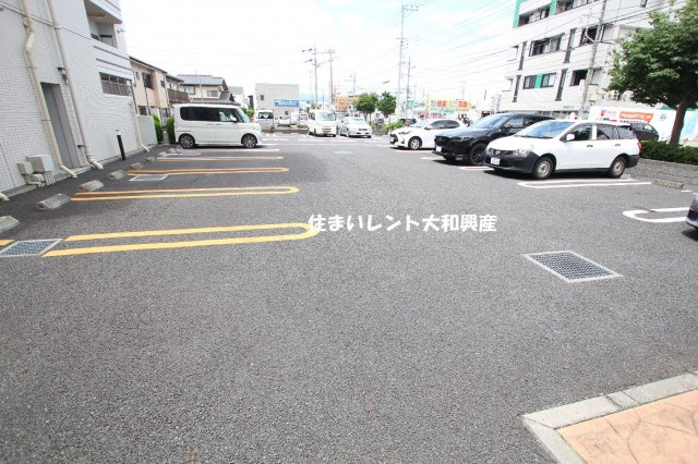クレールコートの駐車場