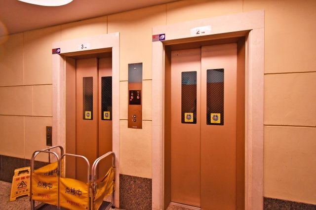 パークシティ大宮セントラルタワーB棟のその他共用部分|エレベーターは2基設置されております!朝のラッシュの時間帯にも安心ですね！大荷物を抱えているときやお子様やワンちゃんを抱っこしているときでも楽々昇降できます♪