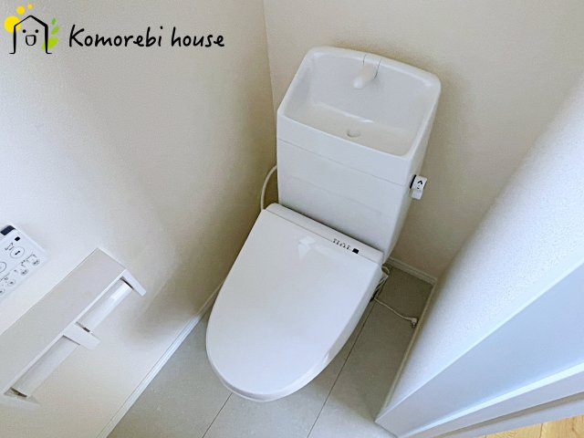 伊奈町栄１丁目46番　新築一戸建て　ハートフルタウン　Dのトイレ|26.8.22　撮影済み