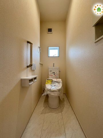 行田市富士見町2丁目　新築一戸建て　ブルーミングガーデン　01のトイレ