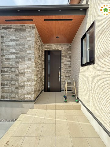 行田市富士見町2丁目　新築一戸建て　ブルーミングガーデン　01の玄関