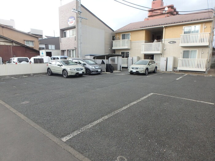 ＣＵＢＥ－ＡＩの駐車場
