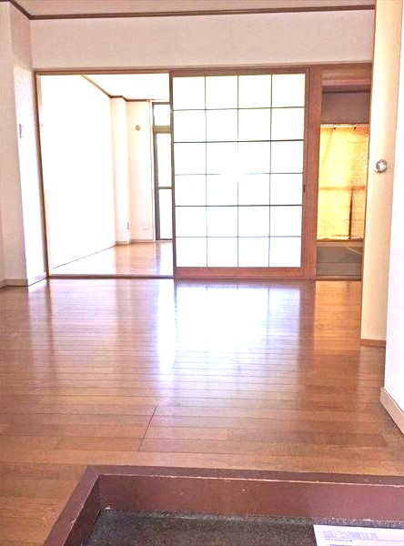 レビュート徳重の居間・リビング