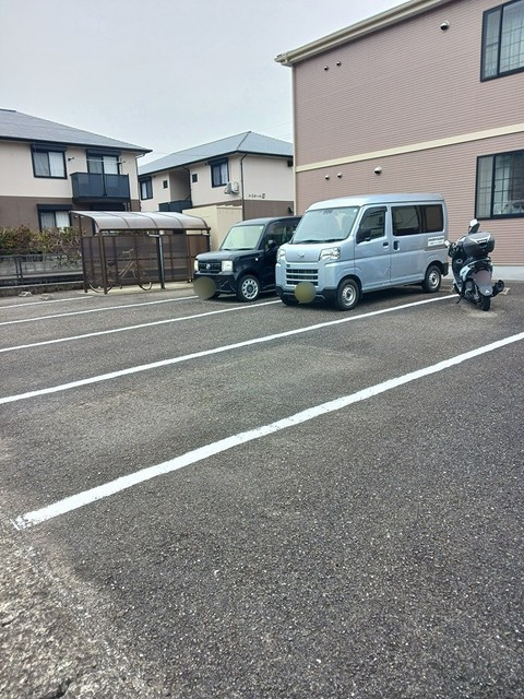 ヴィラ緑ヶ丘　Ⅱの駐車場|駐車場