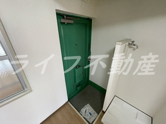 シャトー西村の玄関