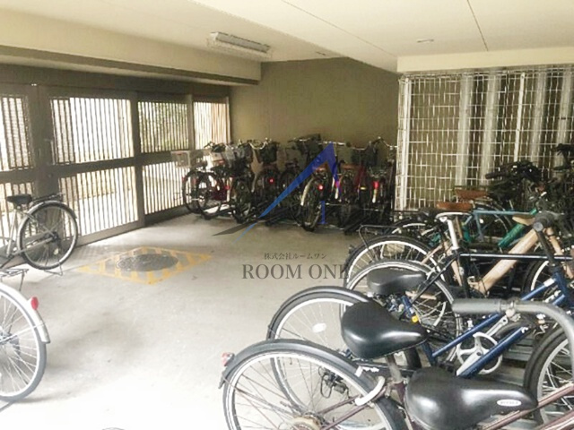 ライジングプレイス浅草弐番館のその他共用部分|駐輪場です。