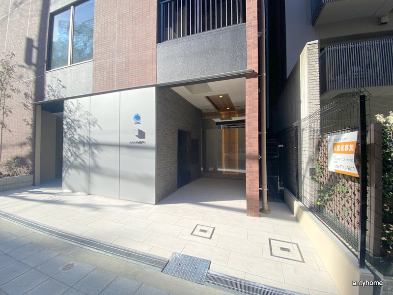 コスモ釣鐘町 仲介手数料無料のエントランス