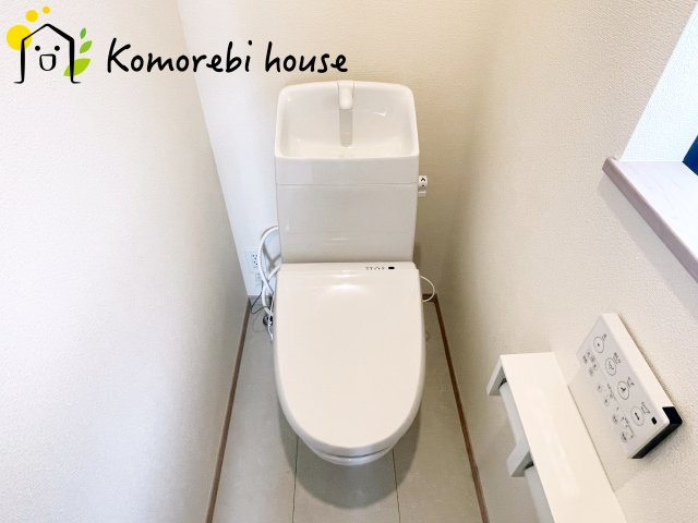 伊奈町栄１丁目46番　新築一戸建て　ハートフルタウン　Jのトイレ|落ち着いた色調のトイレです