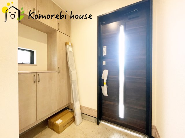 伊奈町栄１丁目46番　新築一戸建て　ハートフルタウン　Jの玄関|きれいな玄関です
