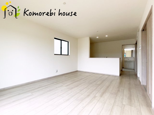 伊奈町栄１丁目46番　新築一戸建て　ハートフルタウン　Jの居間・リビング|こちらのリビングで趣味の時間をお楽しみください
