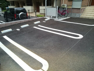 【駐車場】 | シュティルⅡ | 駐車場に車を止められます