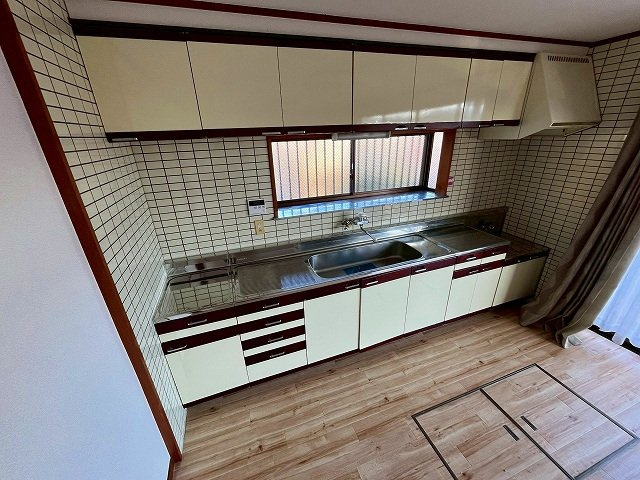 広島市南区向洋大原町のテラスのキッチン
